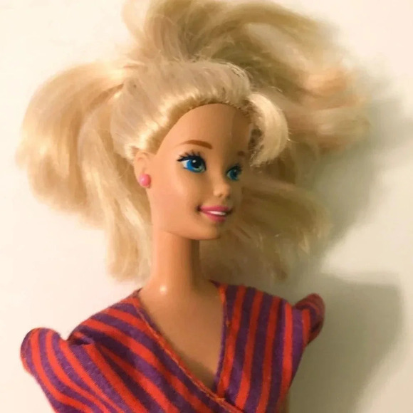 Vintage Barbie Doll Mattel Twist and Turn Bendable Knees Indonesia Style  Doll - Picture 3 of 16